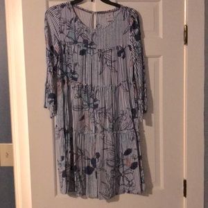 V by Violet Weekend Dress - size small